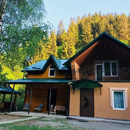 Садиба У Брусків Mizhhirya  Eksteriør billede