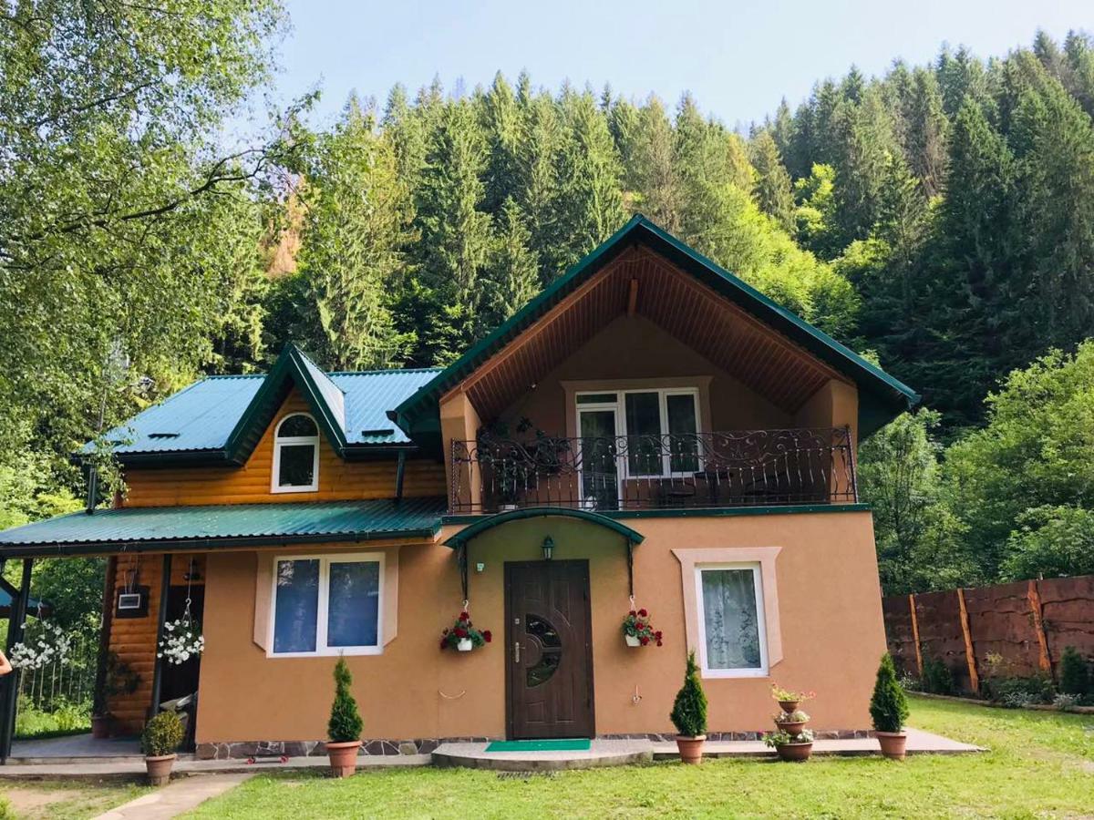 Садиба У Брусків Mizhhirya  Eksteriør billede